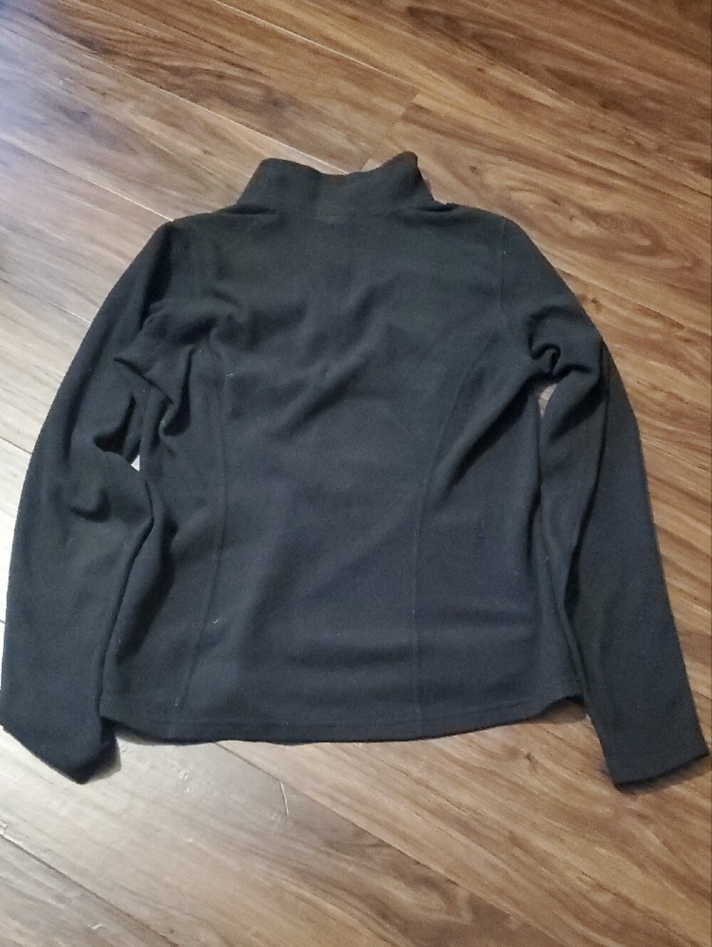 The North Face Women’s Black Half-Zip Fleece Pullover - Picture 8 of 8